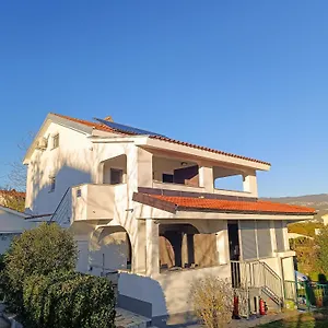 Apartment Frank, Šilo